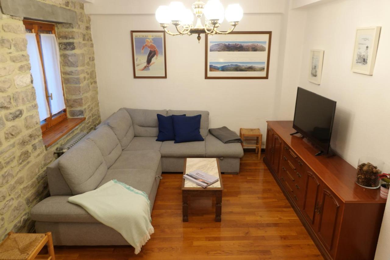 Cirjuana, Casa En El Centro Con Agradable Jardin Y Barbacoa By Pirineos 360 Villa Biescas  Buitenkant foto