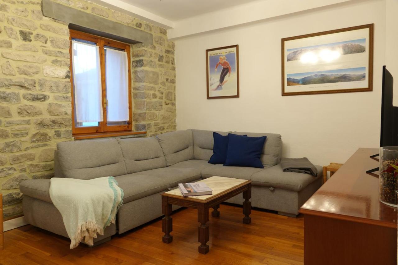 Cirjuana, Casa En El Centro Con Agradable Jardin Y Barbacoa By Pirineos 360 Villa Biescas  Buitenkant foto