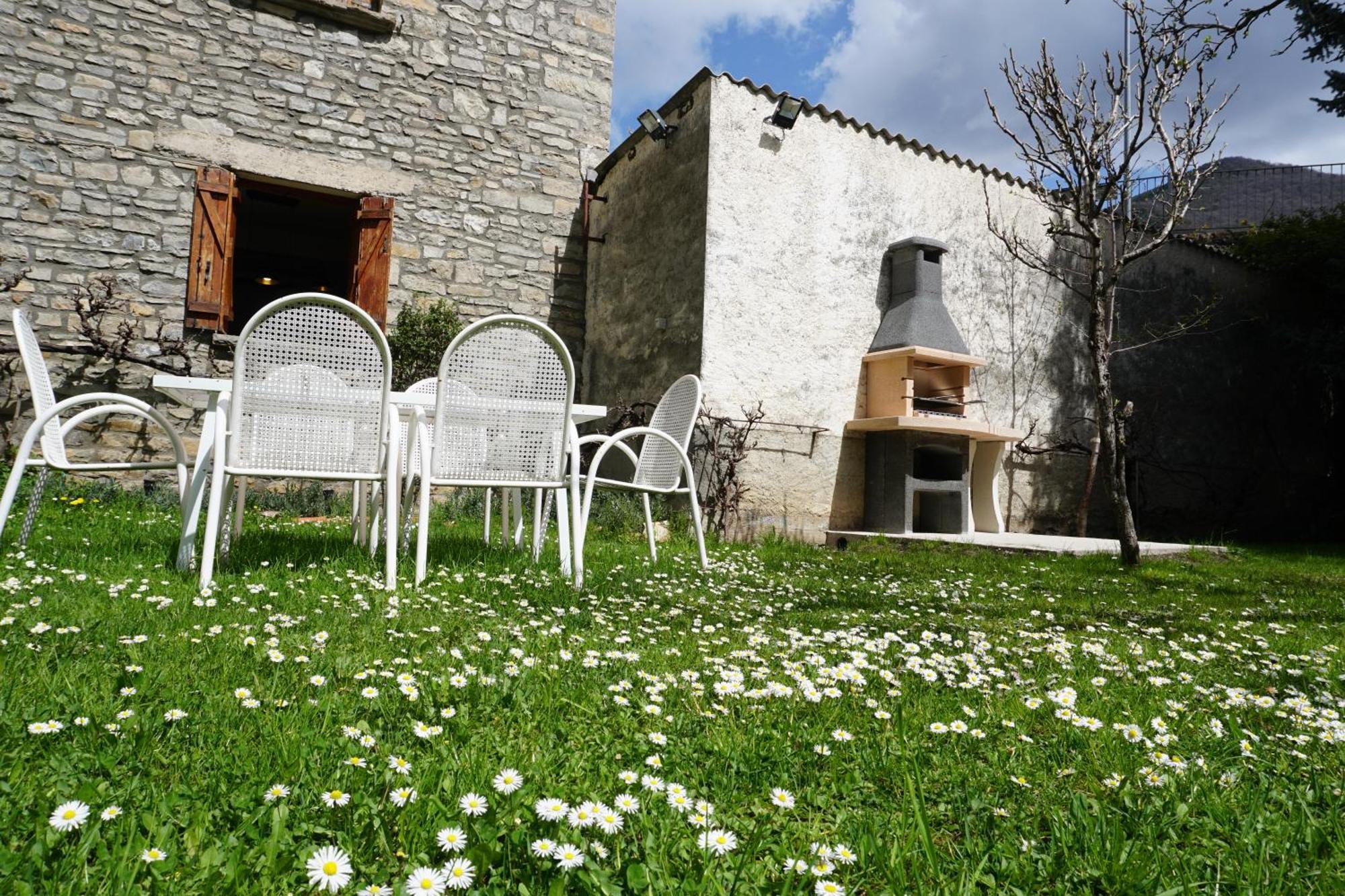 Cirjuana, Casa En El Centro Con Agradable Jardin Y Barbacoa By Pirineos 360 Villa Biescas  Buitenkant foto